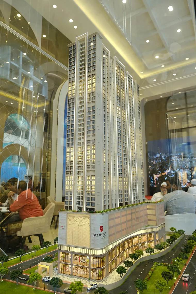 Architectural model of the Mumbai Dreams tower